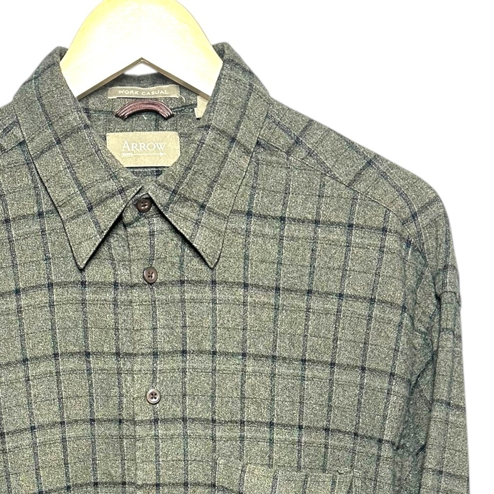 Arrow Men's L Olive Green Grid Plaid Flannel Button Up Shirt Work Casual